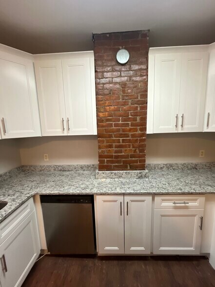 Building Photo - 38 State St