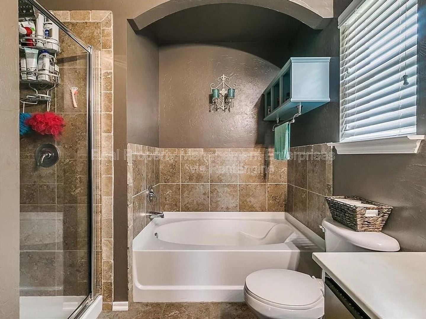 Building Photo - 532 W Shadow Ridge Way