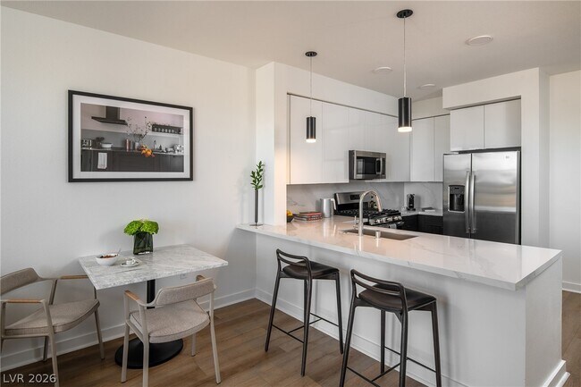 Building Photo - 11055 S Las Vegas Blvd