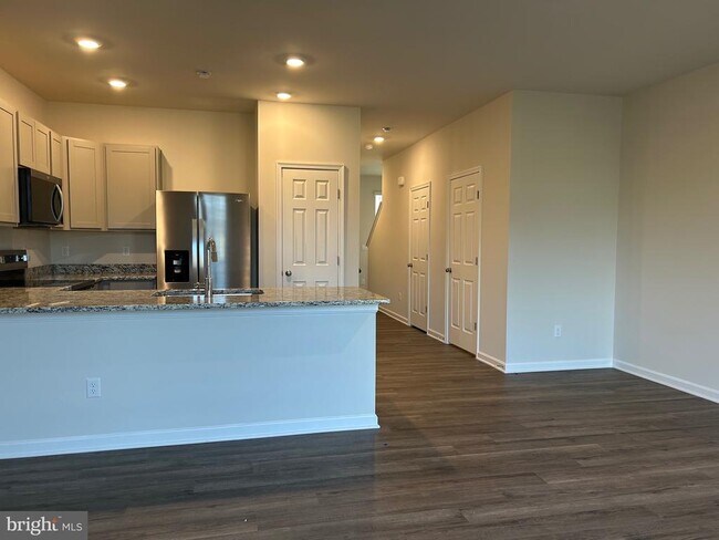 Building Photo - 224 Caterpillar Dr