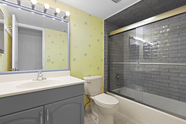 Building Photo - 5172 SE Club Way