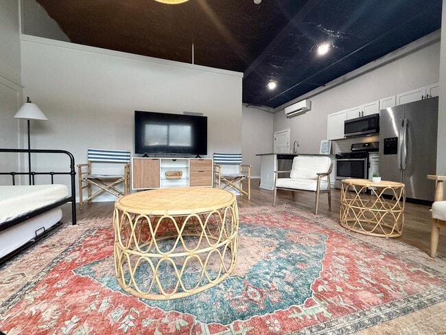 Building Photo - 209 S Church St