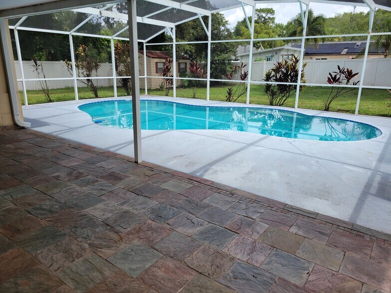 Building Photo - 2108 Shirewood Ct
