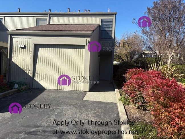 Building Photo - 27 Oak Brook Pl