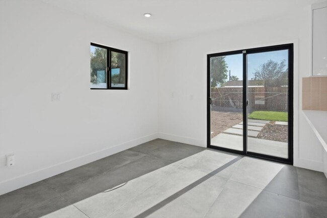 Building Photo - 2600 N Chuperosa Rd