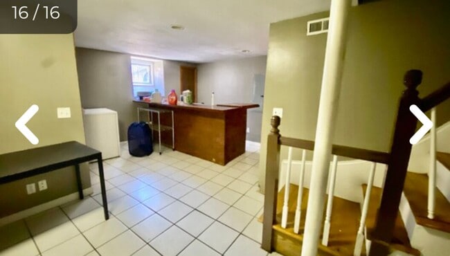 Building Photo - 6 bed Townhouse available 9/1