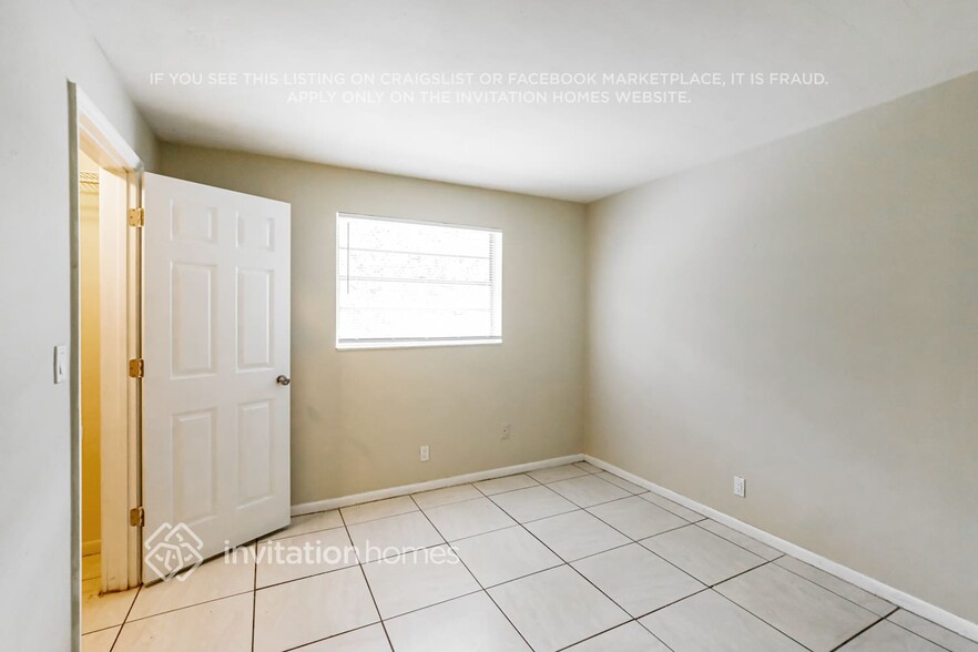Building Photo - 1380 SW 26th Terrace