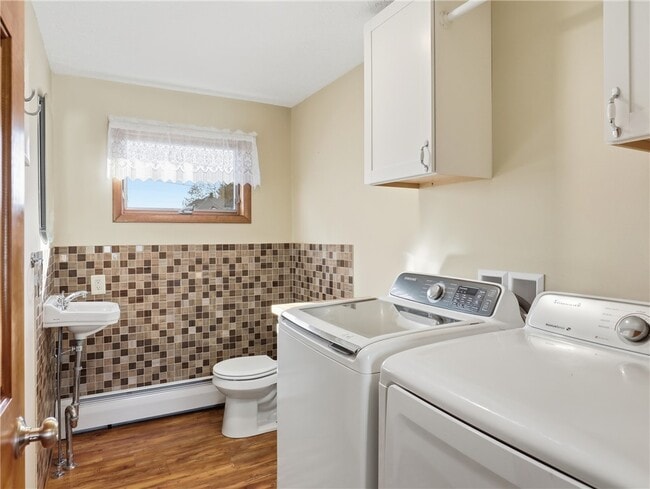 Building Photo - 813 N Elmer Ave