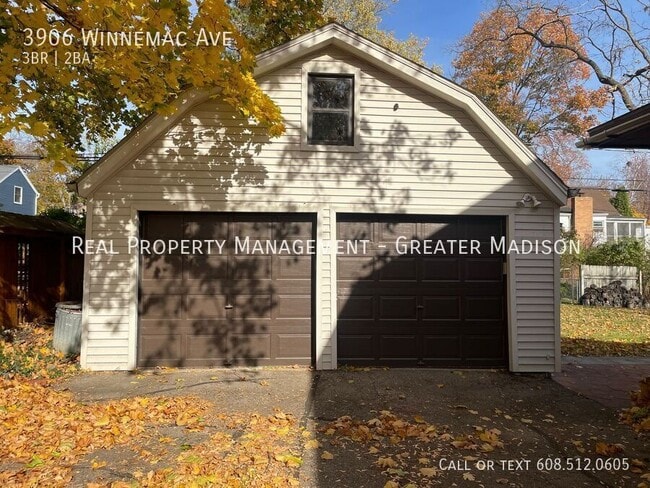 Building Photo - 3906 Winnemac Ave