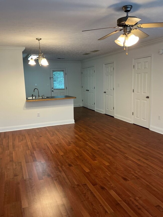 Building Photo - 2 BR 2.5 BA Condo in Gated Community- Mall...