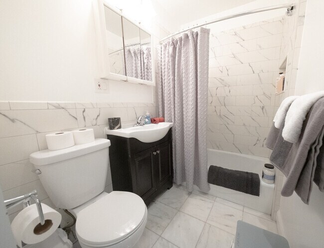 Building Photo - 230 W 113th St