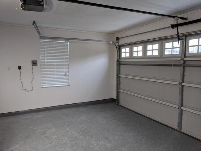 Building Photo - 5215 Guadalupe St