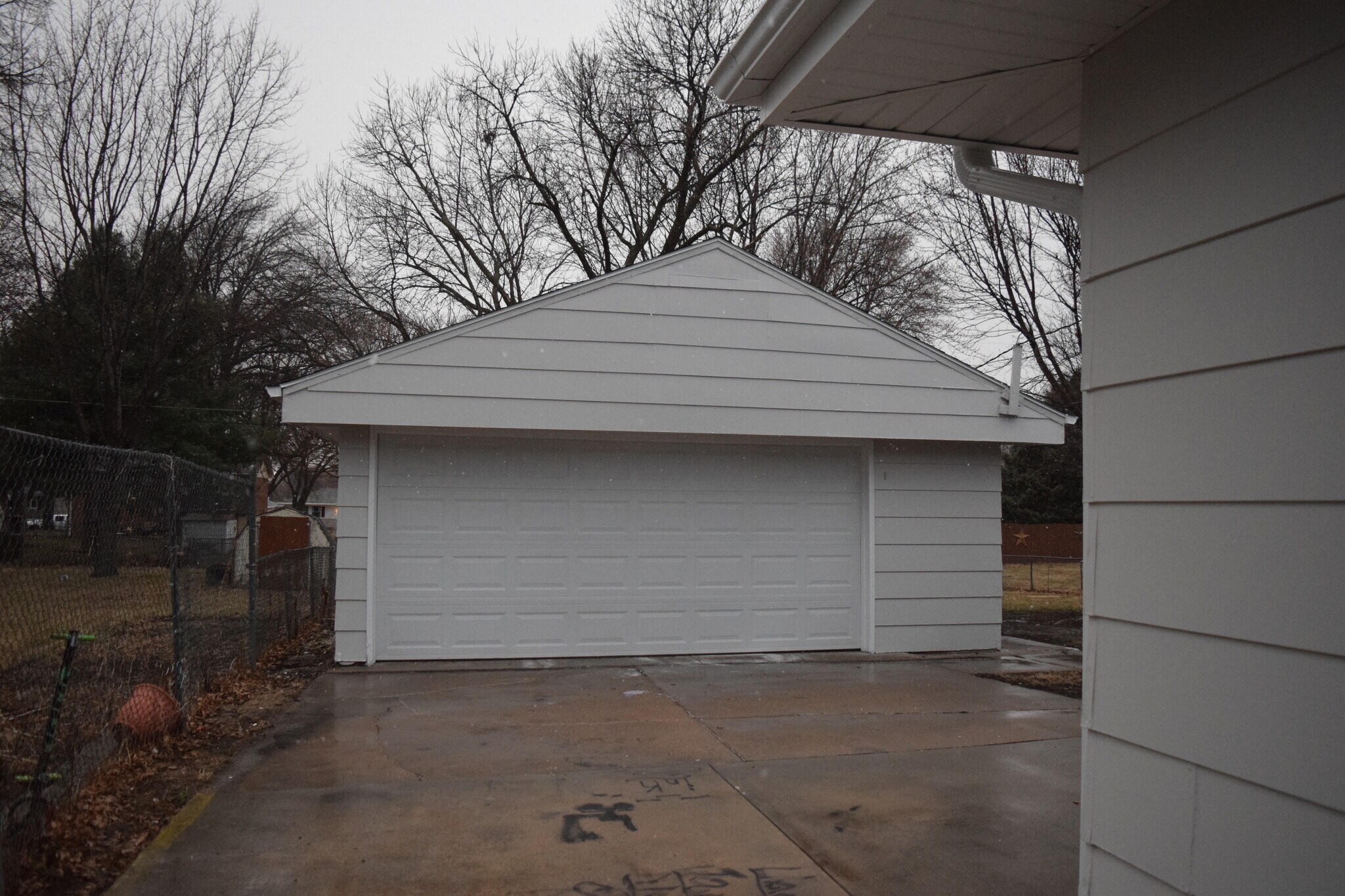 Building Photo - 4901 S 48th St