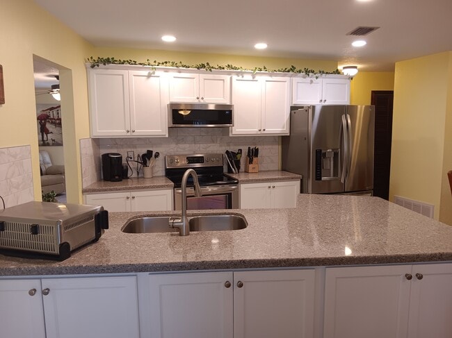 Building Photo - 2173 Danforth Rd