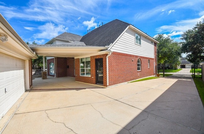 Building Photo - 22402 Caroline Chase Ct