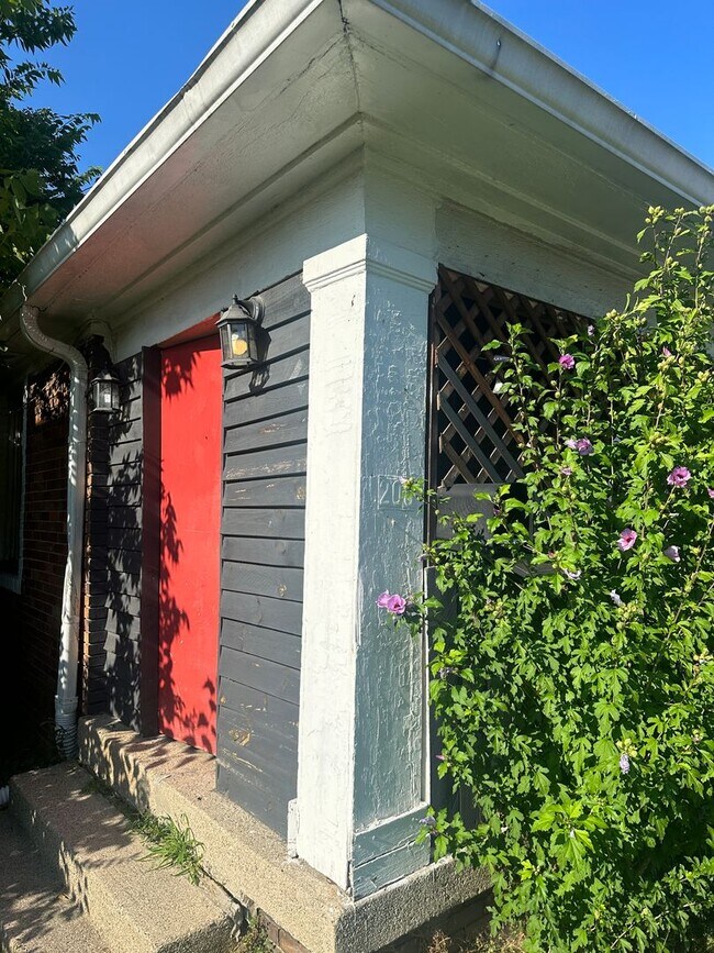 Building Photo - 1206 Edgemont Ave