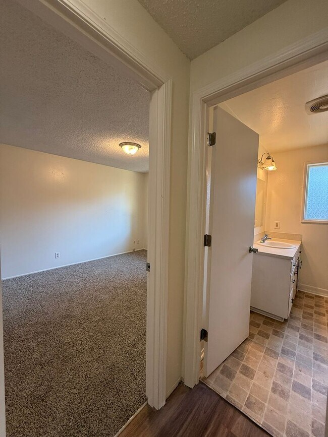 Building Photo - 6374f