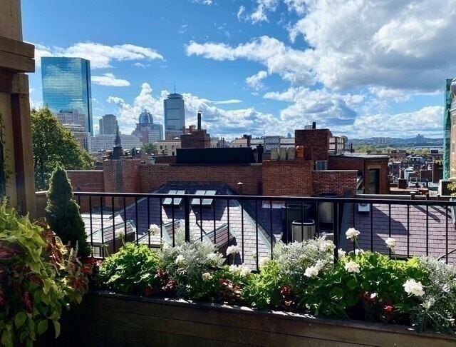 Building Photo - 72 Mt Vernon St