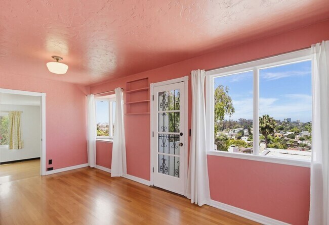 Building Photo - Historic Charm Meets Modern Living – Stunning 5 Bedroom Home on Iconic Myrtle Avenue