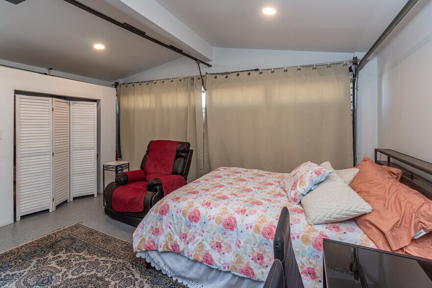 Guest Suite - 27222 Plumwood Ave