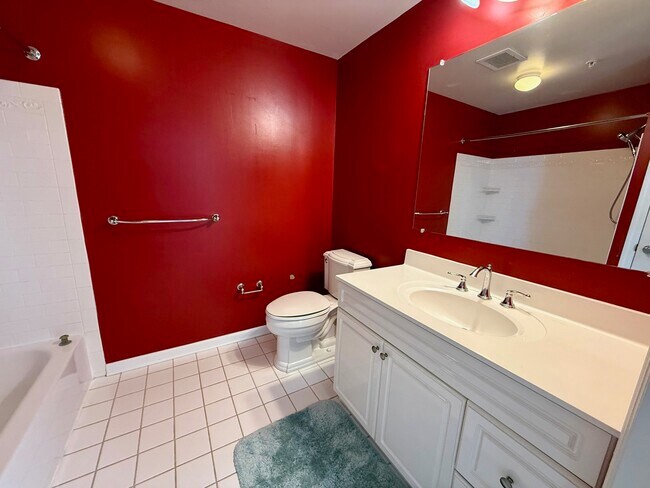 Building Photo - 850 E Main St