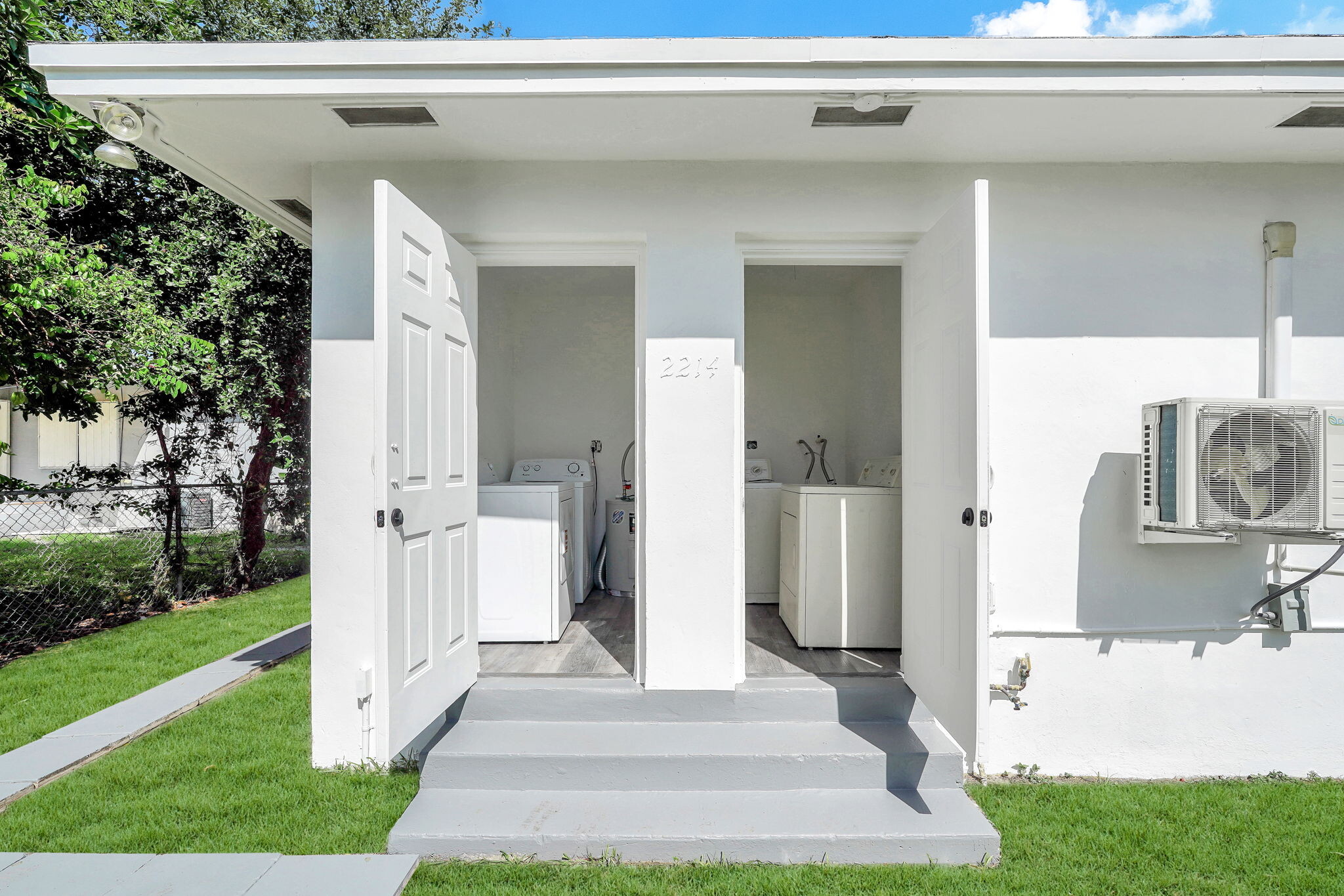 Building Photo - 2212 Roosevelt St