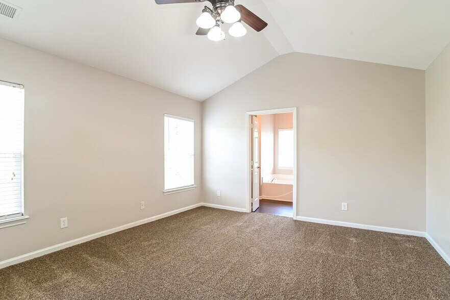 Building Photo - 5938 Firethorne Ln