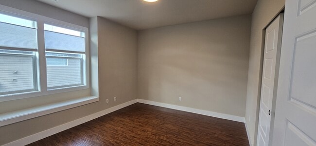 Building Photo - 11448 80th Pl S