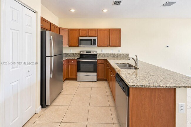 Building Photo - 3360 W 92nd Pl