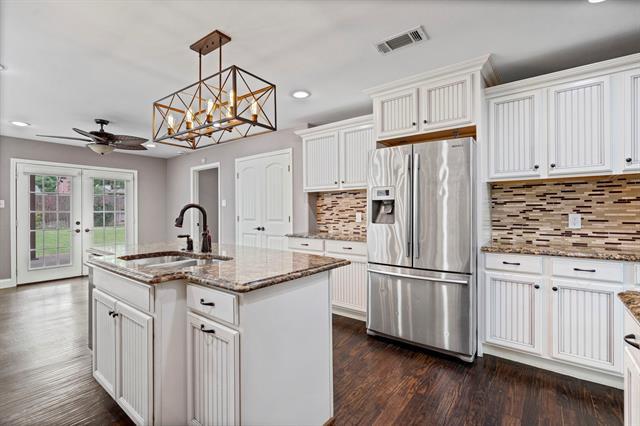 Building Photo - 8406 Lakemont Dr