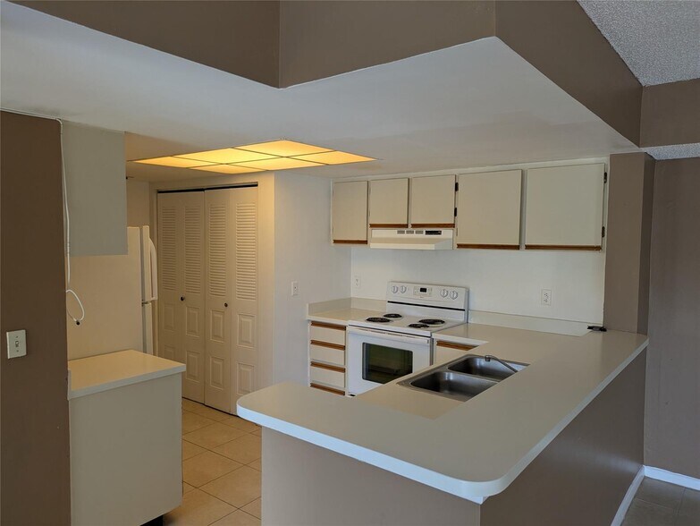 Building Photo - 9288 W Atlantic Blvd