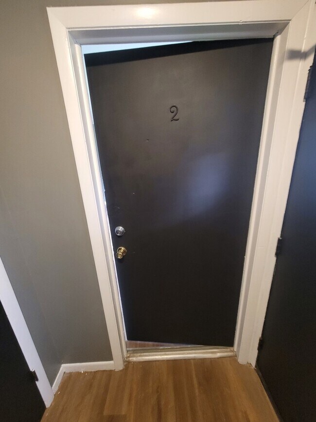 Building Photo - 14521 Richmond Ave