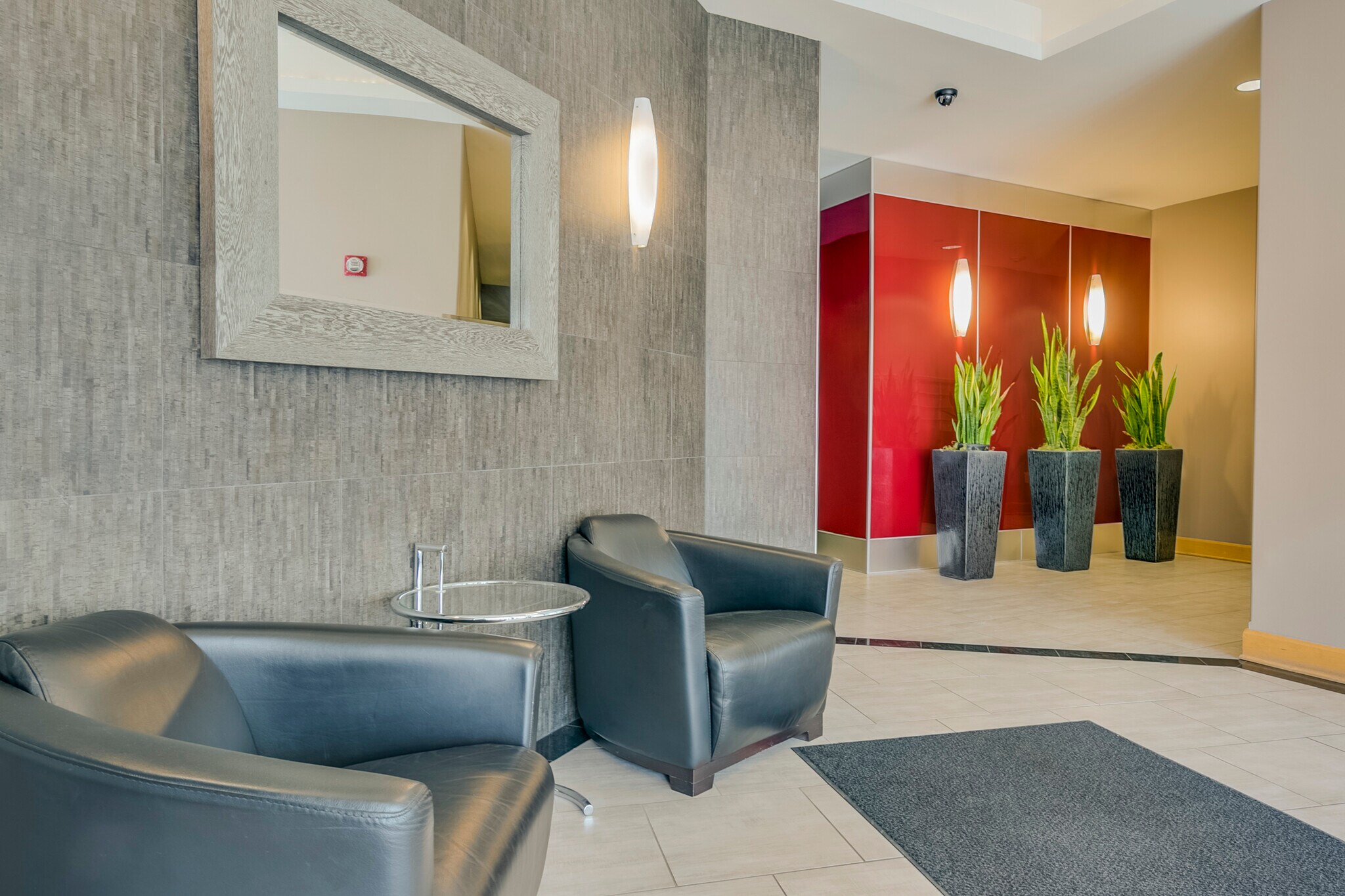 Lobby - 1111 N Marshall St