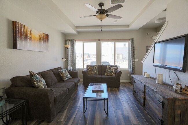 Building Photo - BEAUTIFUL 3BD HOME WITH LUXURY UPGRADES IN...