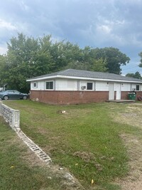 Building Photo - 5540 Clemons Rd