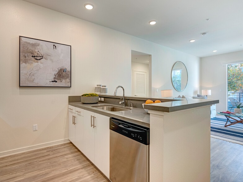 Building Photo - 6908 Knowlton Pl