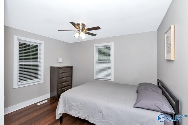 Building Photo - 2910 Wilson Dr NW