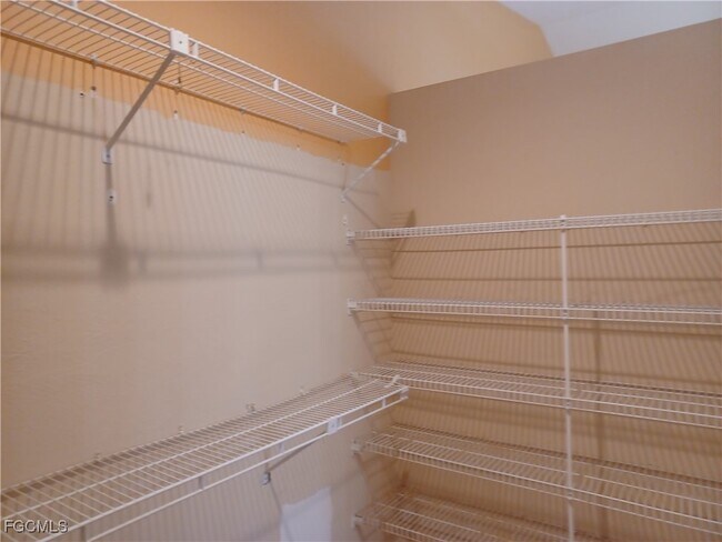 Building Photo - 5515 SW 12th Ave