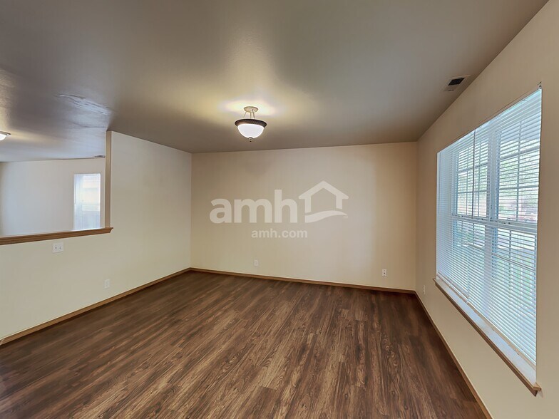 Building Photo - 18126 96th Ave E
