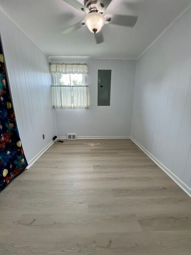 Building Photo - Stunning Single Family Home in King of Pru...