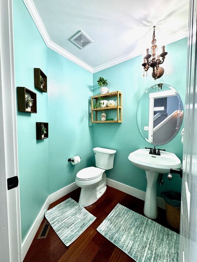 Building Photo - Silverdale 2 Story Home 4bed 2.5 bath