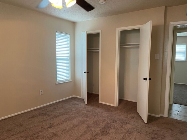 Building Photo - Available Now | Single-Story 3 Bed, 2 Bath | Prime Waco Location | Cul-de-Sac Lot with Garage | P...