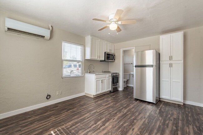 Building Photo - 305-315 N Highland Ave