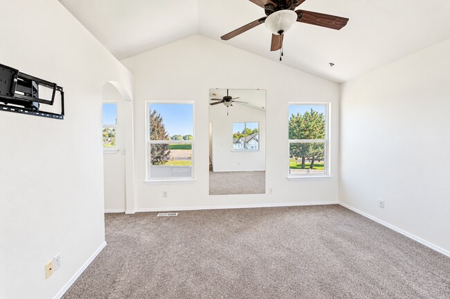 Building Photo - 3 Bed / 2 Bath Home on Quiet Cul-de-Sac