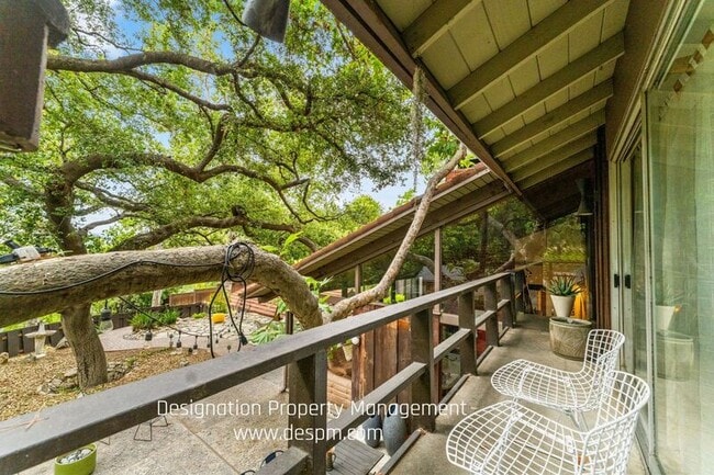 Building Photo - 1716 Putney Rd