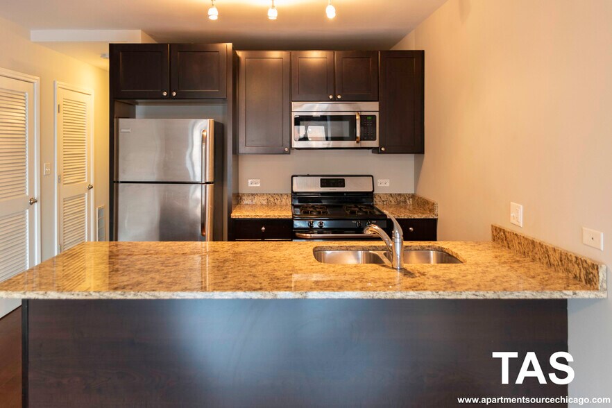 Building Photo - 1464 S Michigan Ave