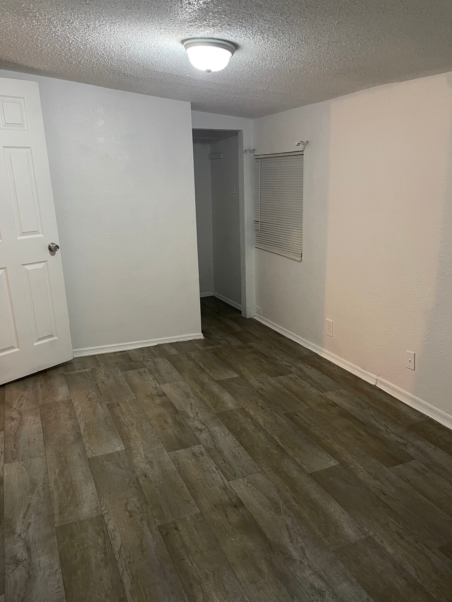 Building Photo - 8722 N Brooks St