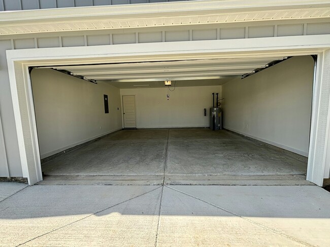 Building Photo - 505 Saddlewood Cv