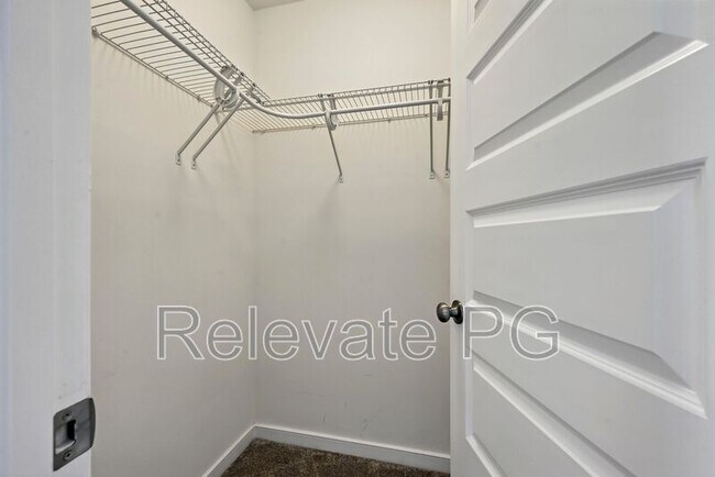 Building Photo - 9893 Honeybee Dr