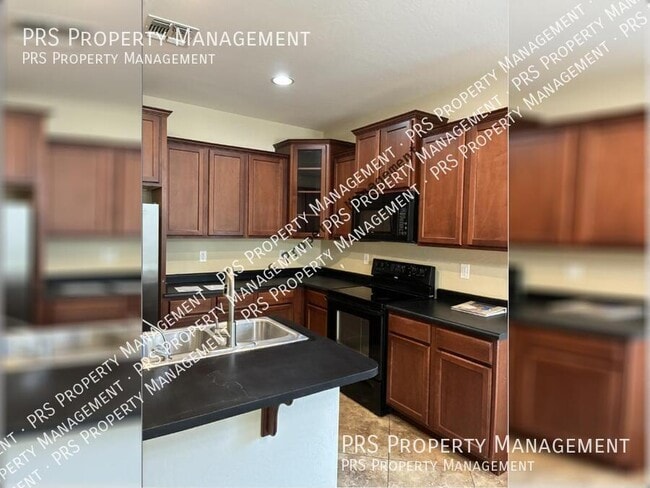 Building Photo - 2747 E Clifton Ave